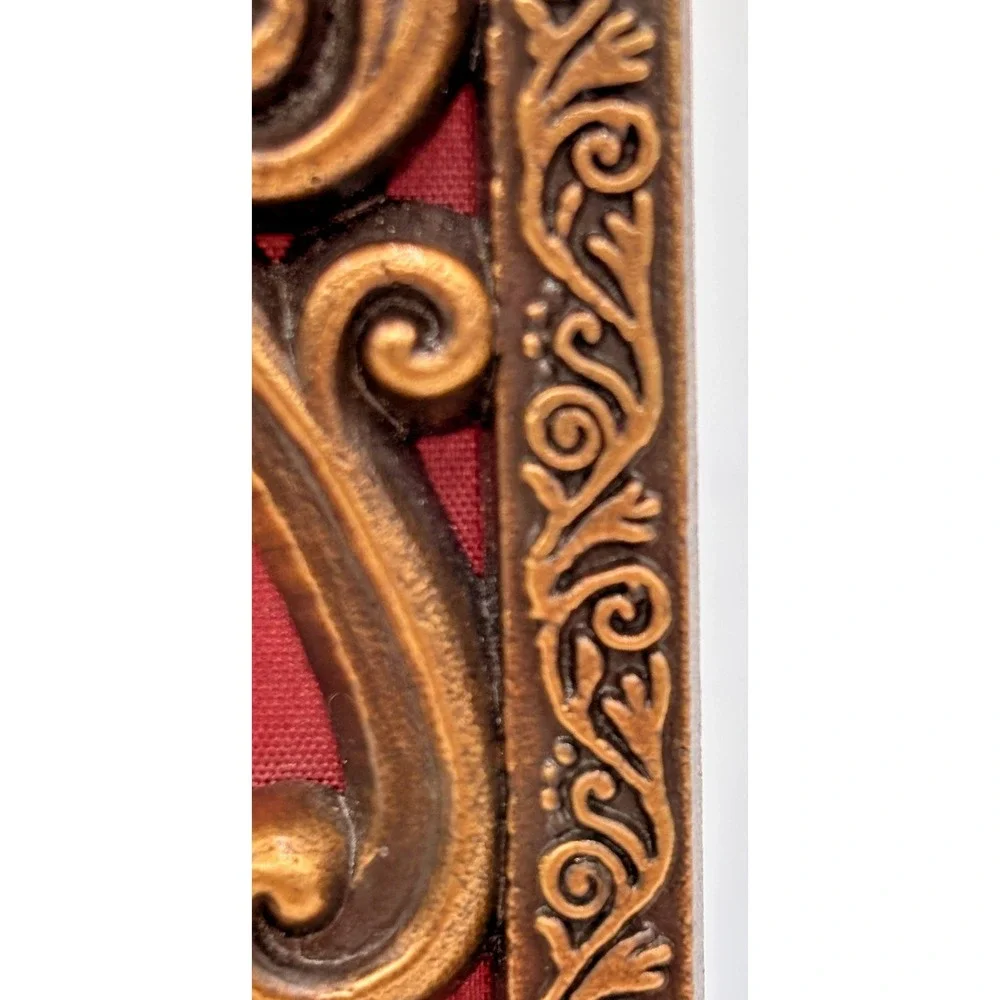 Vintage Ornate Gold Filigree Photo Frame Red Moiré Oval 6.5x4.5‎ Opening Korea